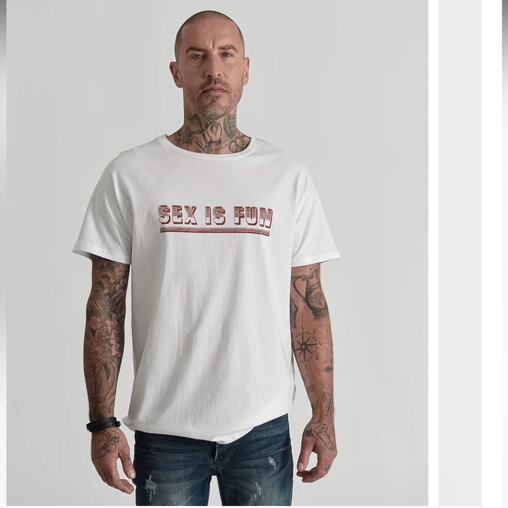 One Teaspoon “Sex is Fun” Men’s T-Shirt Medium